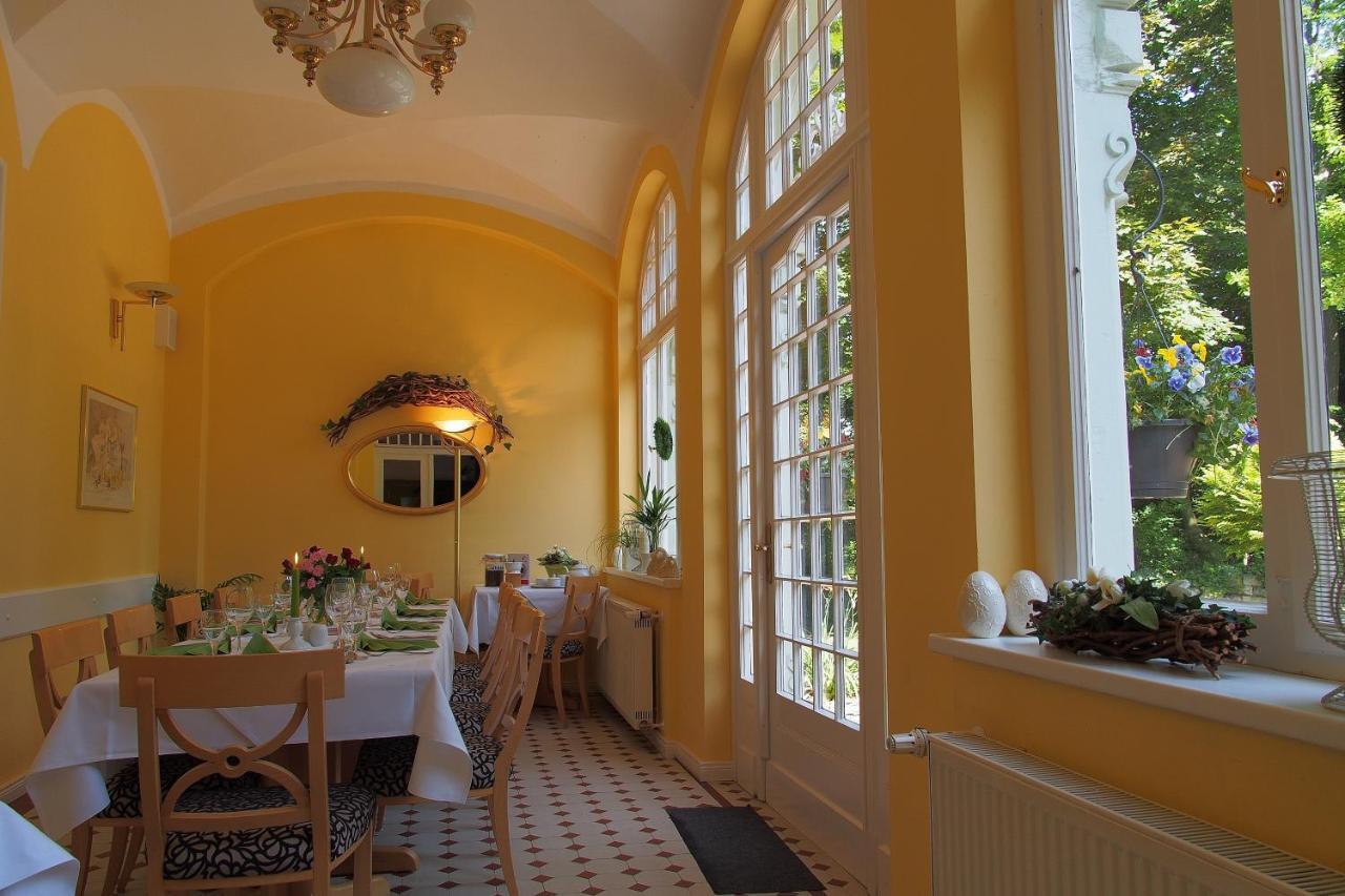 Hotel Schlossvilla Derenburg Buitenkant foto